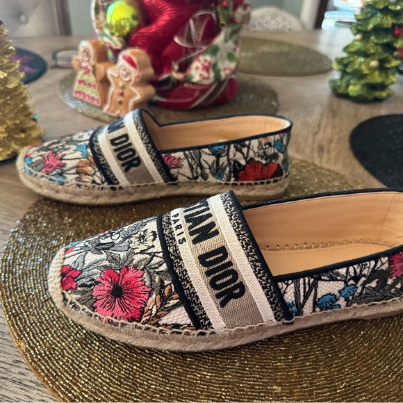 Dior Espadrilles with Black and Red Floral Design - Picture 2 of 10